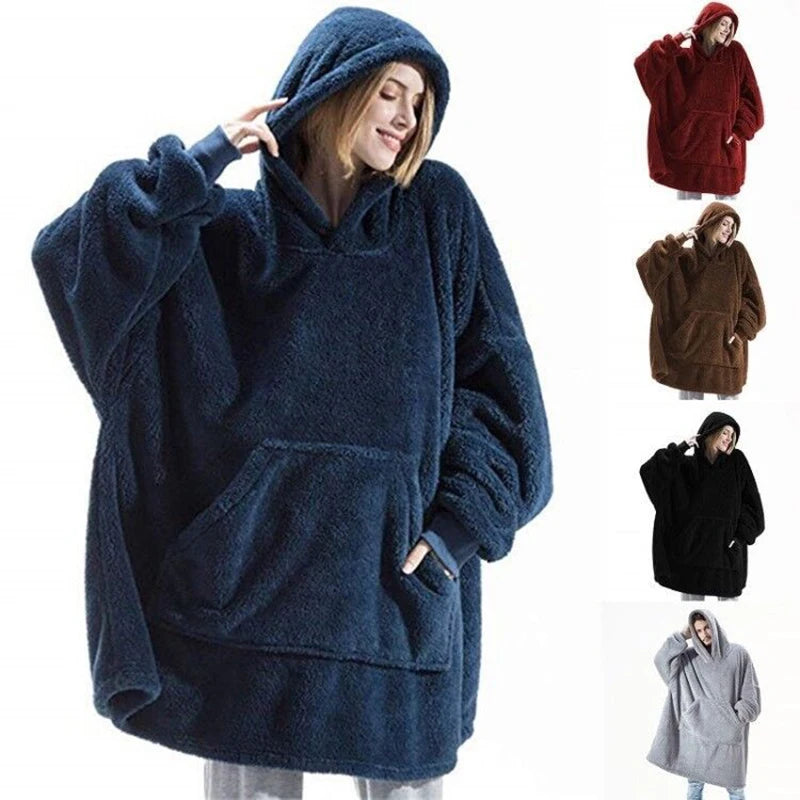 Coperta con cappuccio in pile reversibile da donna per l'inverno